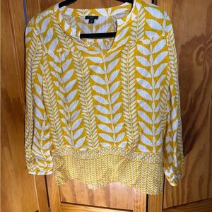Ann Taylor Yellow and White Leaf Print Blouse Size M Petite